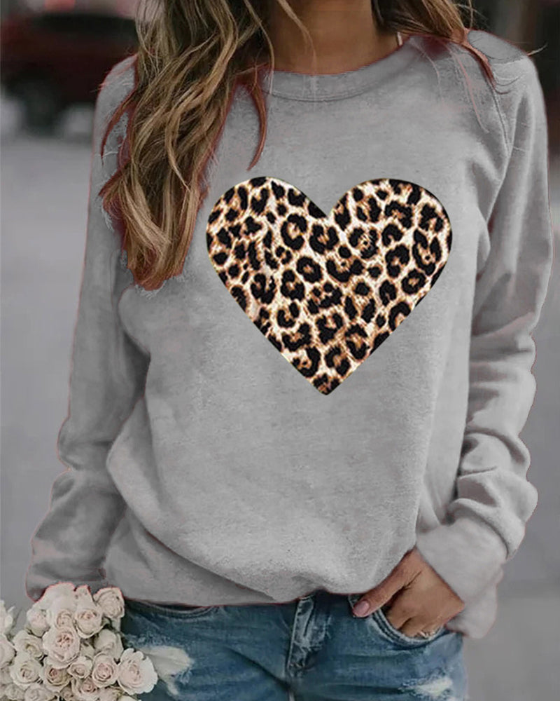 Stilla | Elegant Sweatshirt Med Leopardhjerte Print