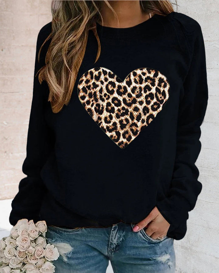 Stilla | Elegant Sweatshirt Med Leopardhjerte Print