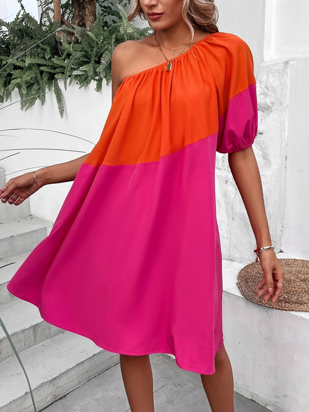 Stilla | Elegant Asymmetrisk Stropløs Kjole