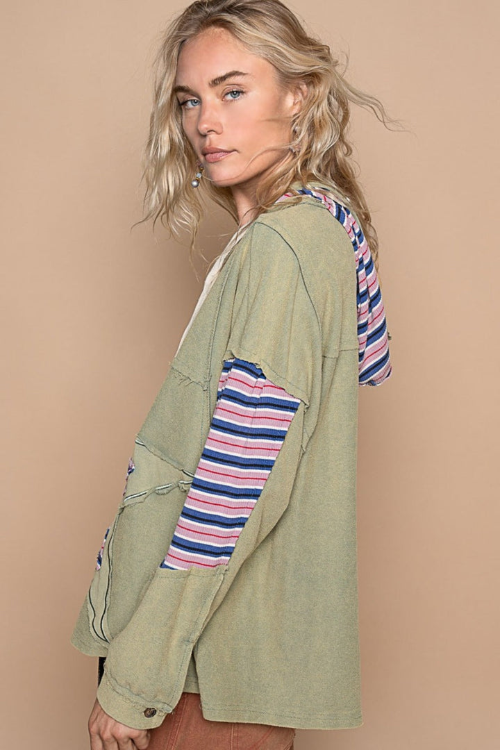 Stilla | Fleece Hættetrøje med Stjerne Patchwork og Rå Kanter