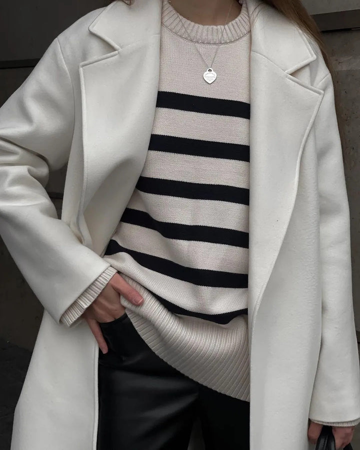 Stilla | Bluse i Stribet Materiale i Hvid