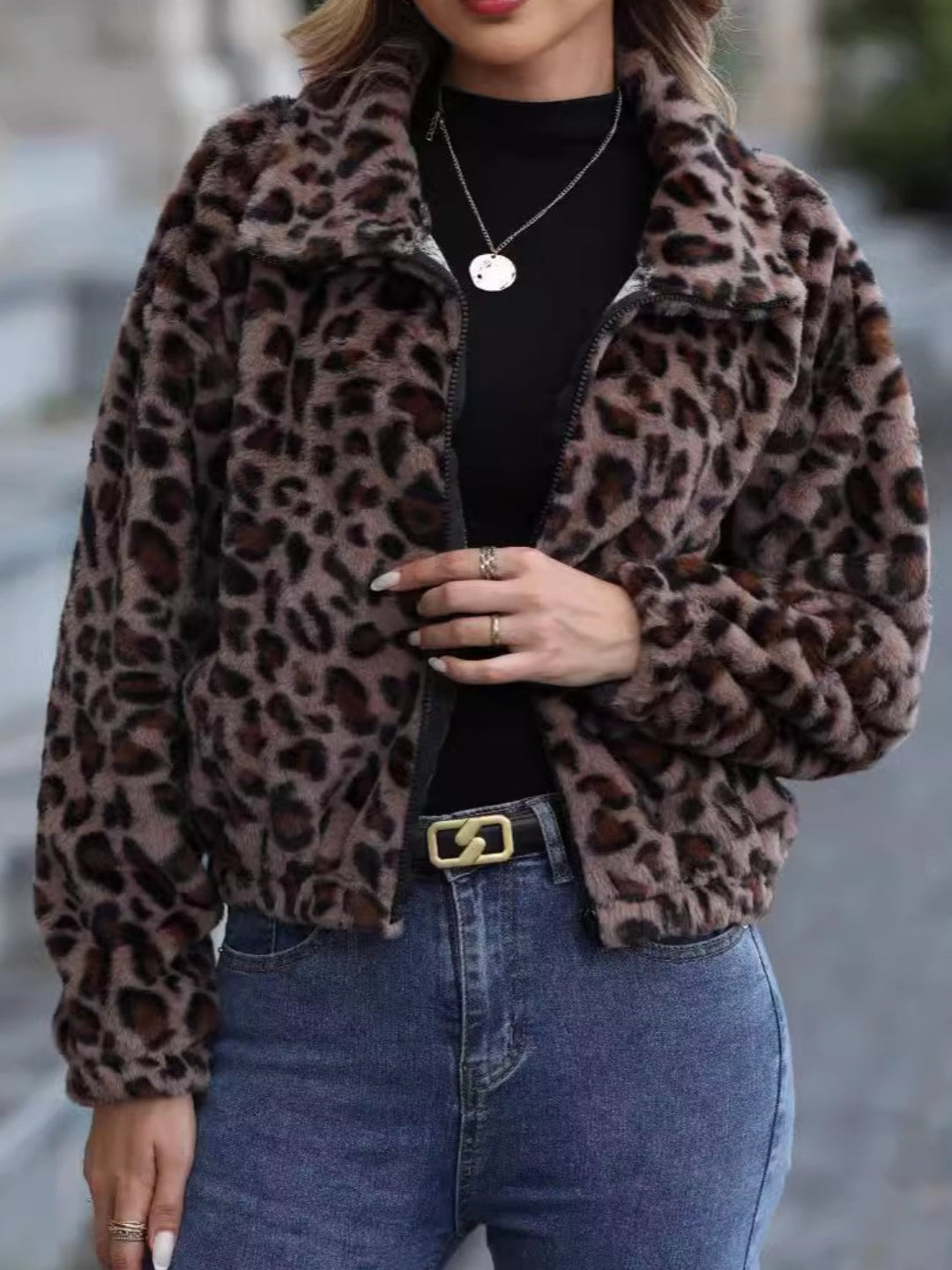 Stilla | Jakke med leopardkrave og lynlås