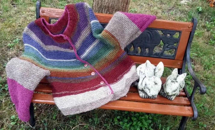 Stilla | Varmer islandske pullover med vintage regnbueknapper
