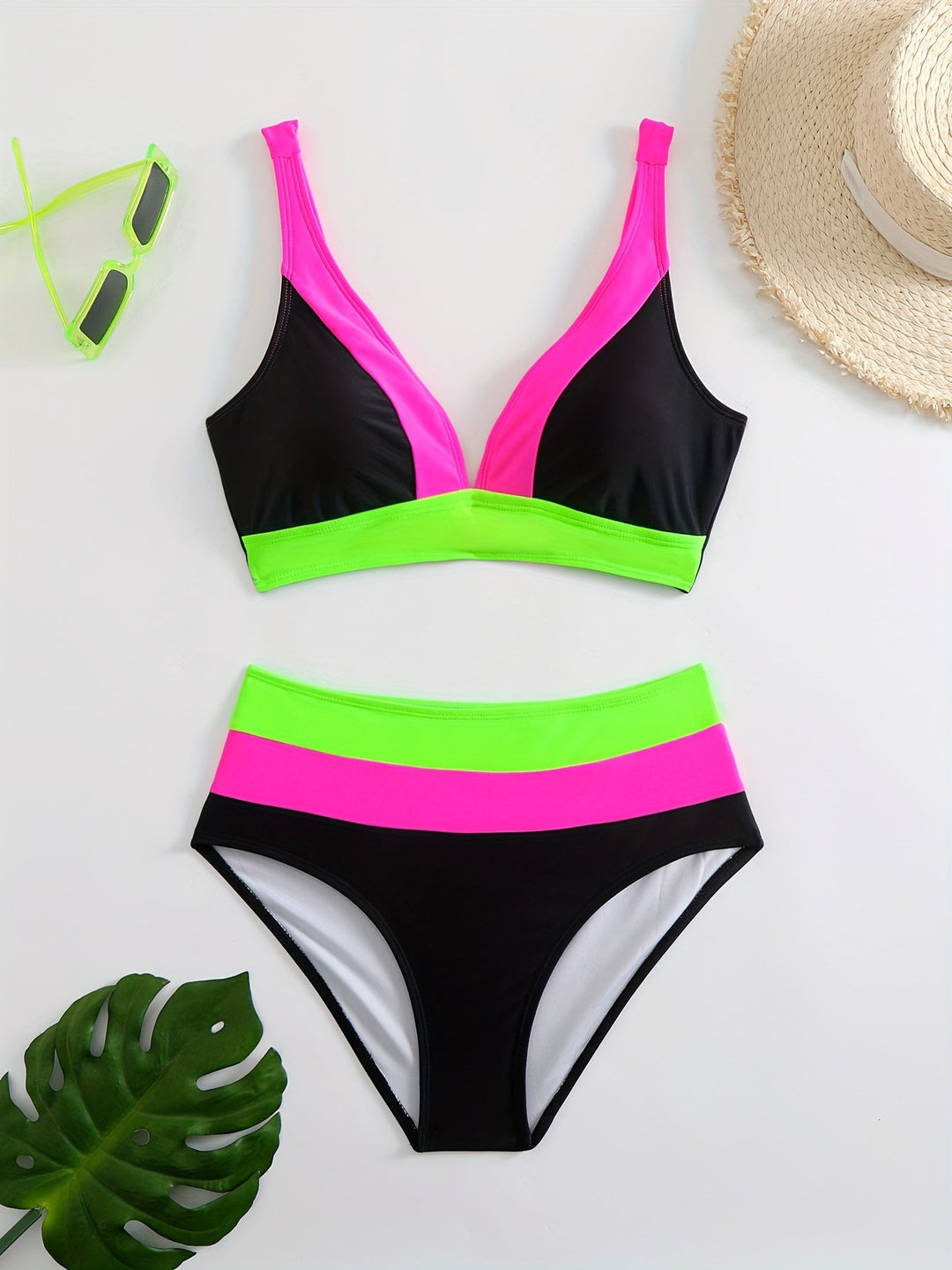 Stilla | Elegant Blokprojekt Bikini Med V-Hals Og Samlede Detaljer