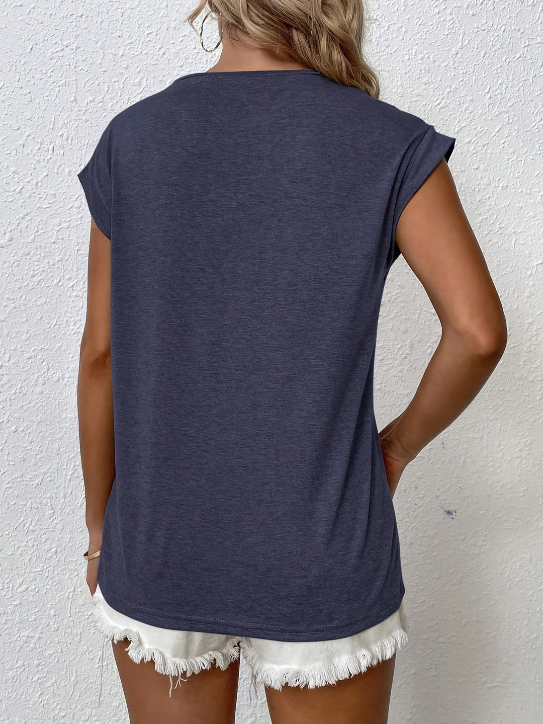 Stilla | T-Shirt Med Korte Ærmer Og Rund Halsudskæring Til Forår Og Sommer