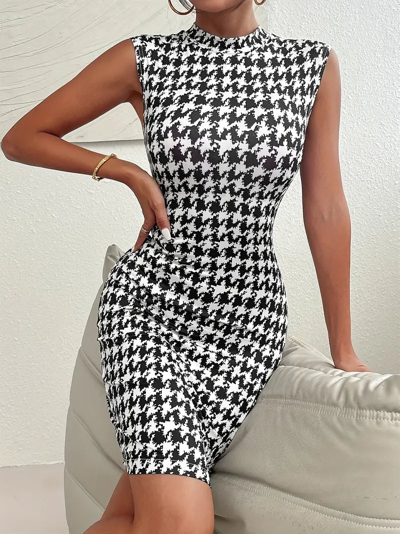 Stilla | Bodycon Med Houndstooth Mønster Kjole Uden Ærmer Elegant Sommerkjole Med Høj Hals