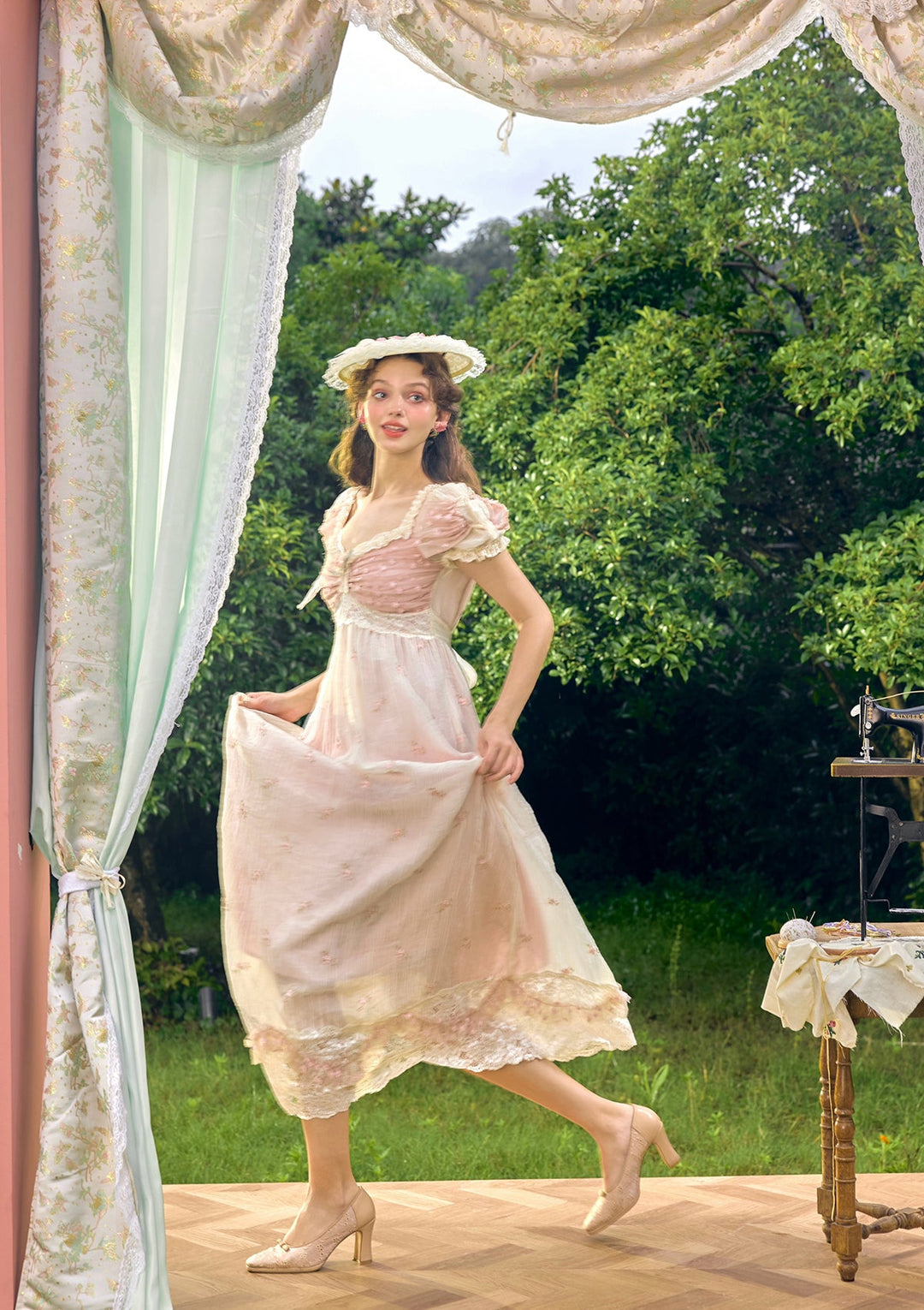 Stilla | Alice Regency Kjole