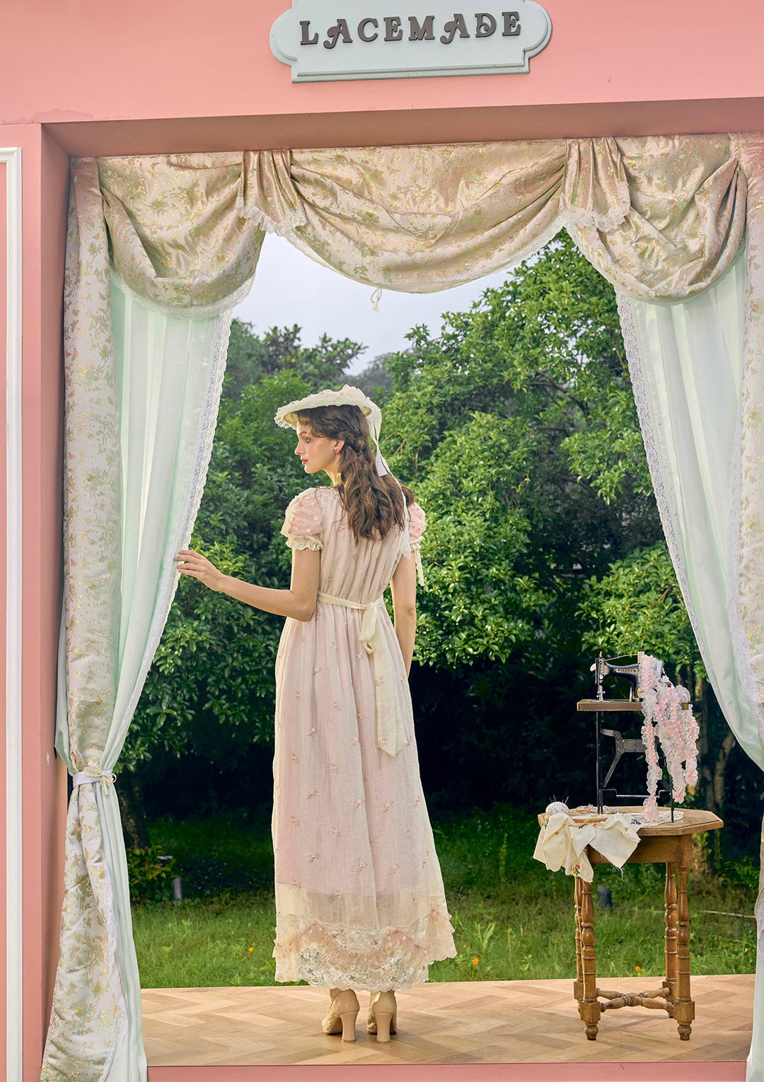 Stilla | Alice Regency Kjole