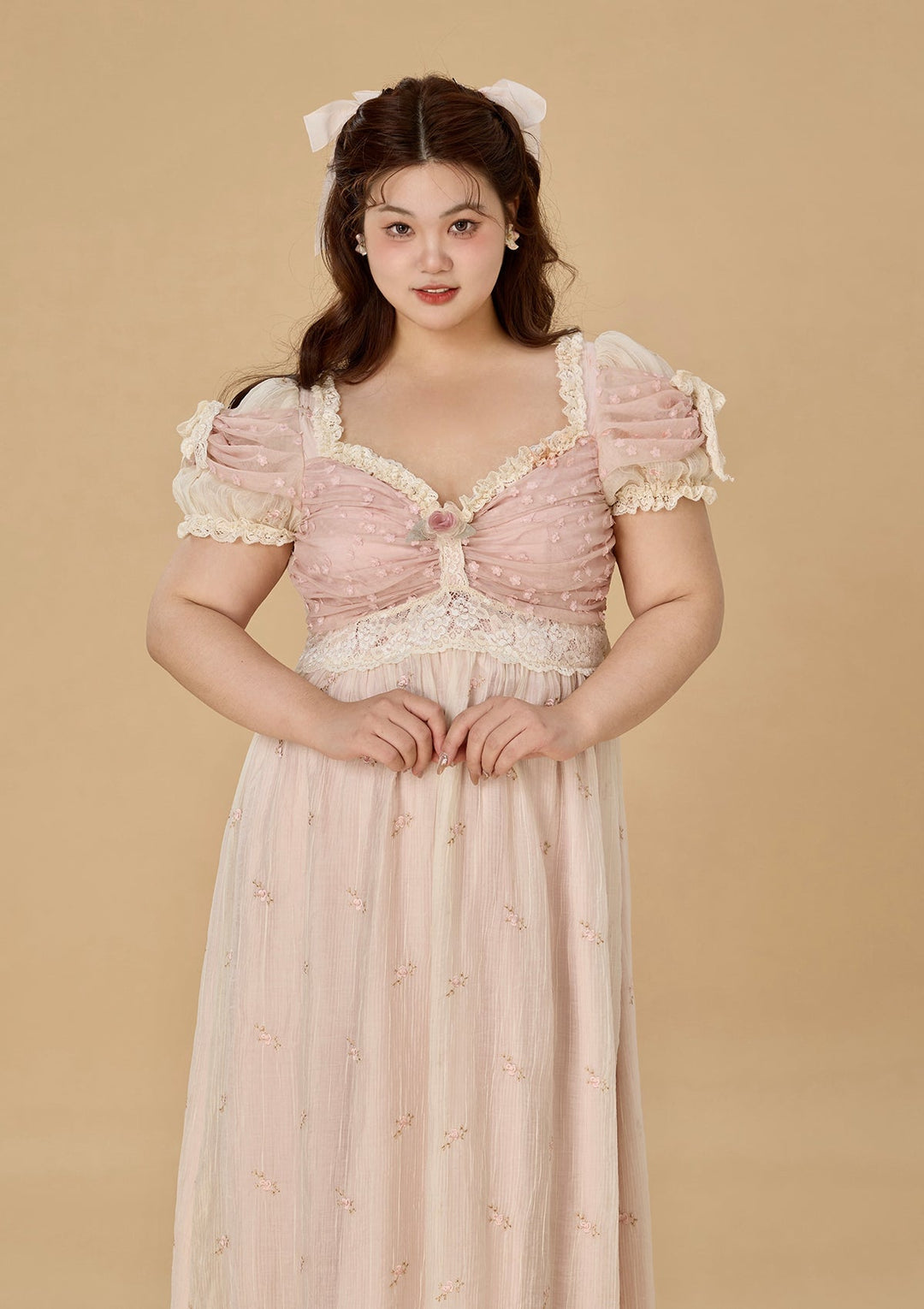 Stilla | Plus Flower & Alice Regency Kjole