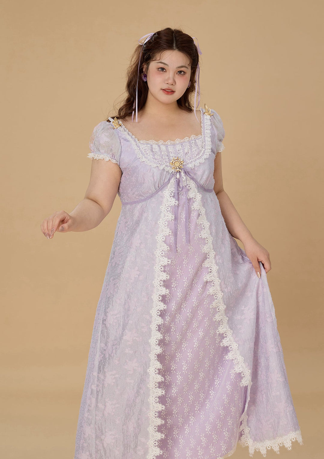Stilla | Plus Monets Irisser Regency Kjole