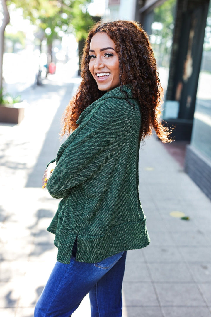 Stilla | Pullover i Struktureret Strik i Olivgrøn Med Criss Cross Udsnit og Oversize Krave