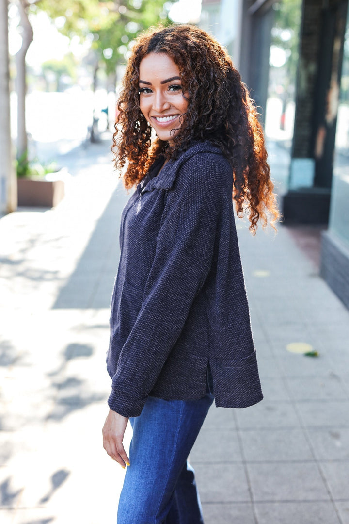 Stilla | Pullover i struktureret materiale charcoal med ribbet udskæring og oversized krave