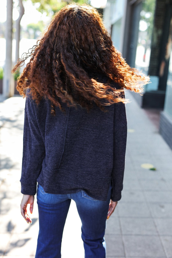 Stilla | Pullover i struktureret materiale charcoal med ribbet udskæring og oversized krave