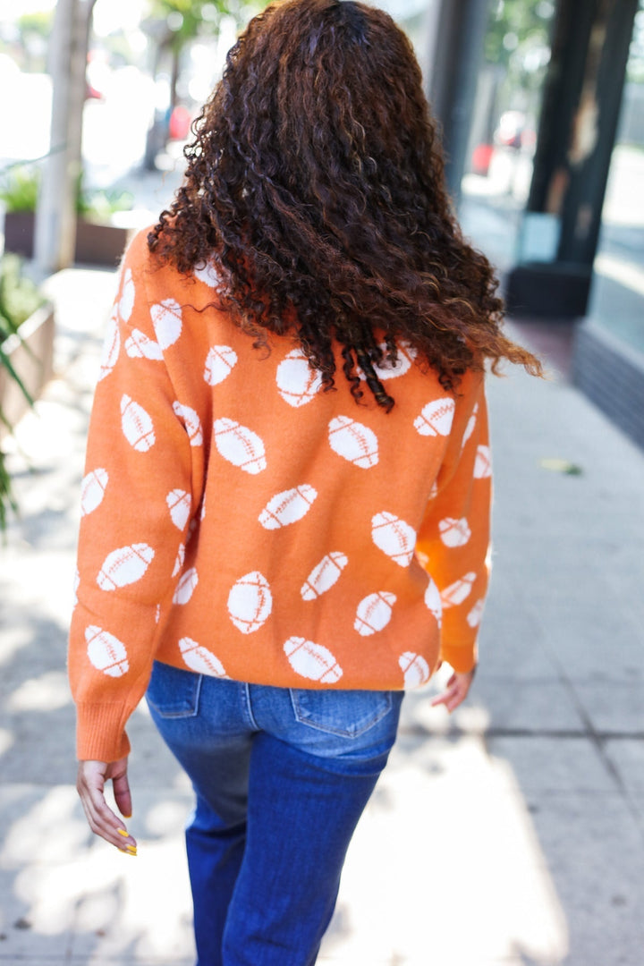 Stilla | Spildag Jacquard Strikpullover i Orange Med Fodboldtryk