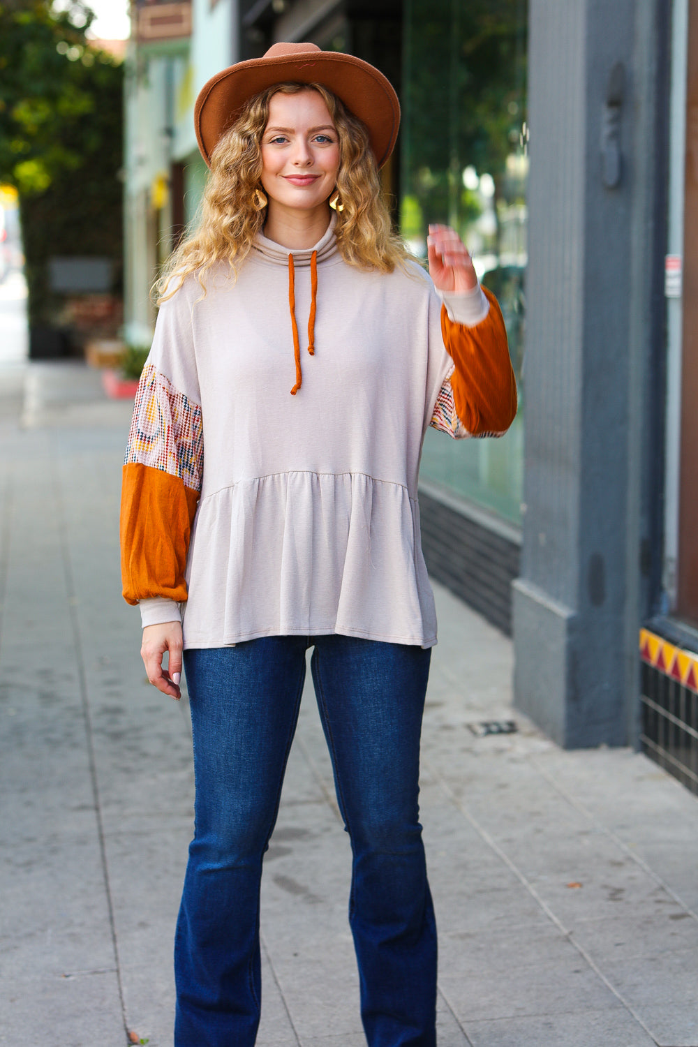 Stilla | Top Rullekrave Af Babydoll Terry Taupe og Rust