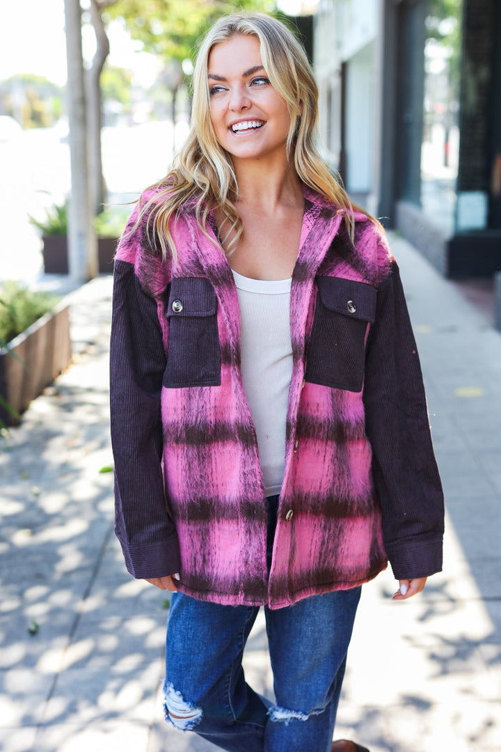 Stilla | Plush Checkered Velvet Jakke i Rosa og Brun Spread Joy Med Knaplukning