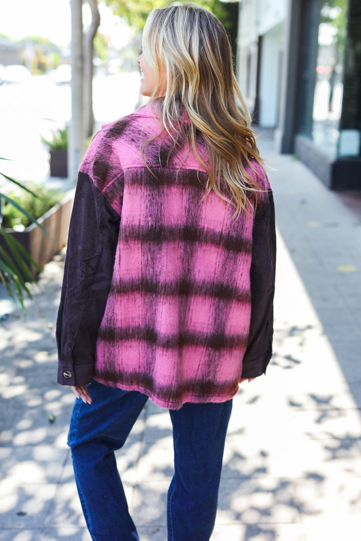 Stilla | Plush Checkered Velvet Jakke i Rosa og Brun Spread Joy Med Knaplukning