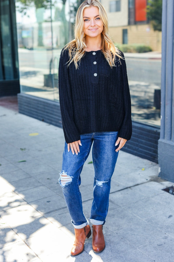Stilla | Casual Living Bred Sort Henley Pullover Med Knapper Af Strik