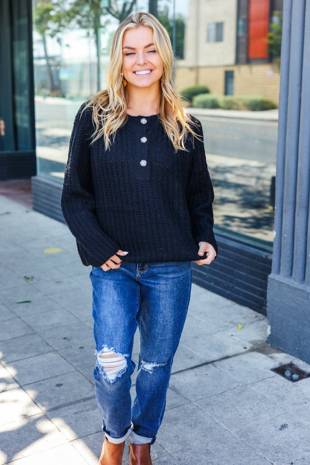 Stilla | Casual Living Bred Sort Henley Pullover Med Knapper Af Strik