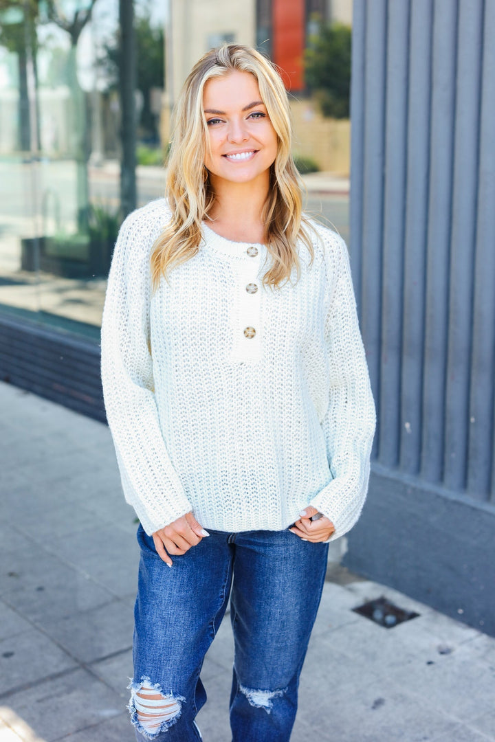 Stilla | Hvid Løs Strik Henley Pullover Med Knapper