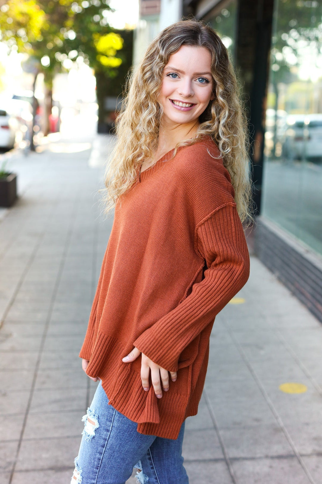 Stilla | Overdimensioneret Pullover Med V-hals I Laid-back-chic Rib-strik I Rustfarve