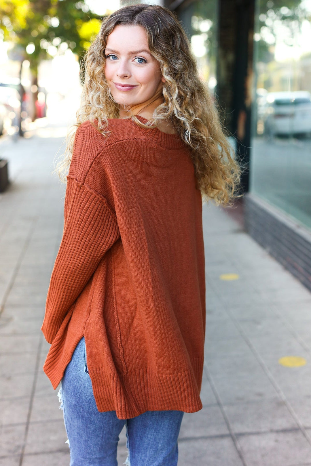 Stilla | Overdimensioneret Pullover Med V-hals I Laid-back-chic Rib-strik I Rustfarve