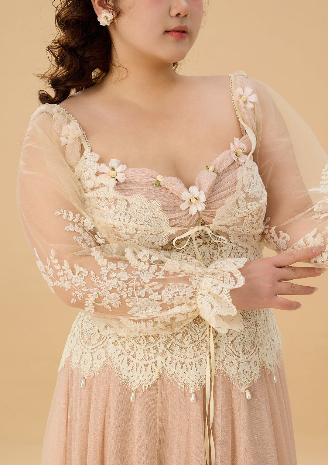 Stilla | Plus Daisy Wind Chine Kjole