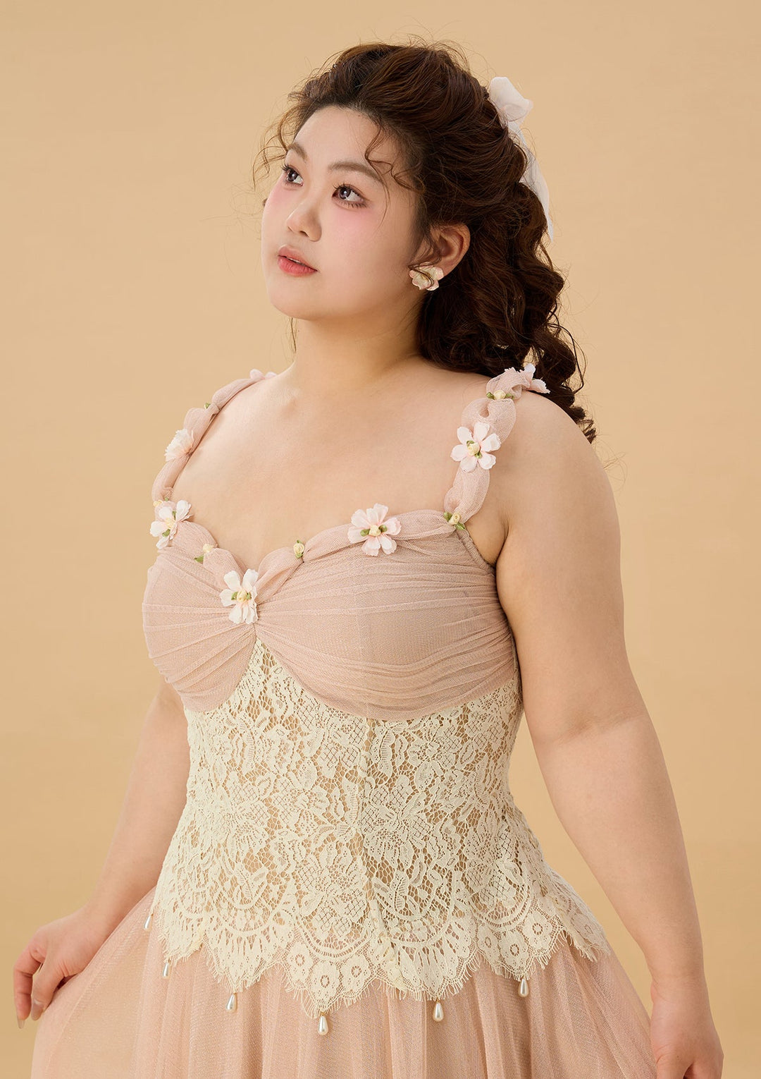 Stilla | Plus Daisy Wind Chine Kjole