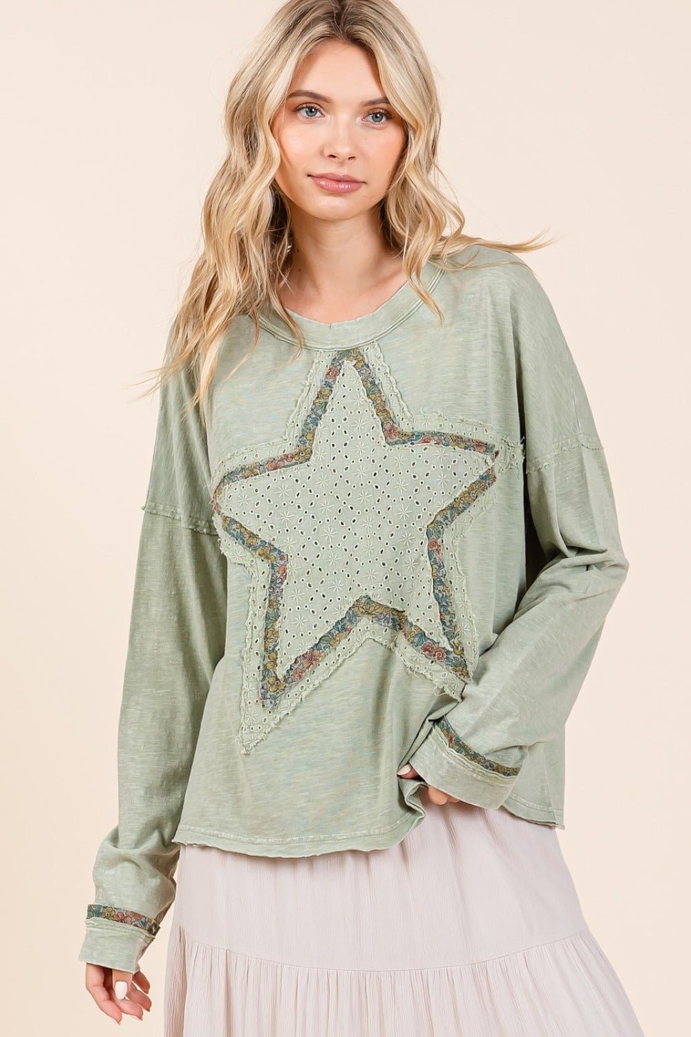 Stilla | T-shirt Med Lange Ærmer Mittoshop Mineralvask Stjerne Patch