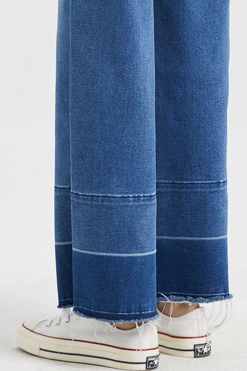 Stilla | Full Size Høj Talje Kattev Whisker Bred Skinds Jeans