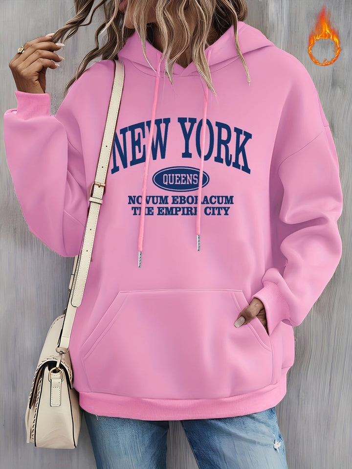 Stilla | Hoodie med kængurulomme og tryk New York
