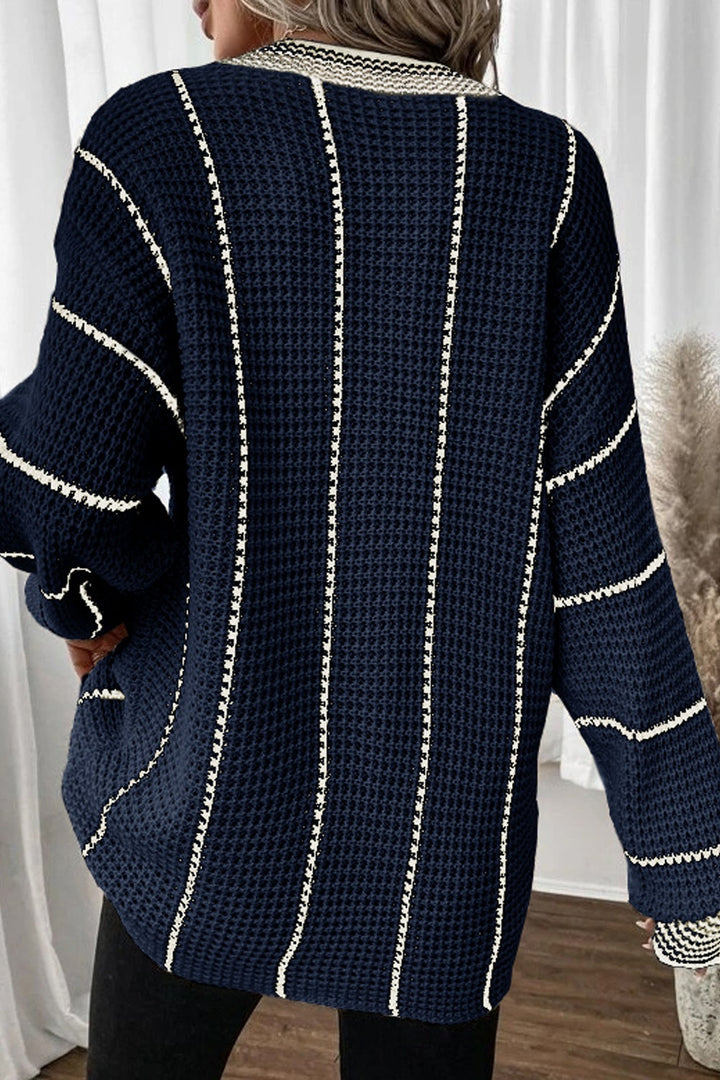 Stilla | Stribet Pullover med V-udskæring og Nedsænkede Skuldre