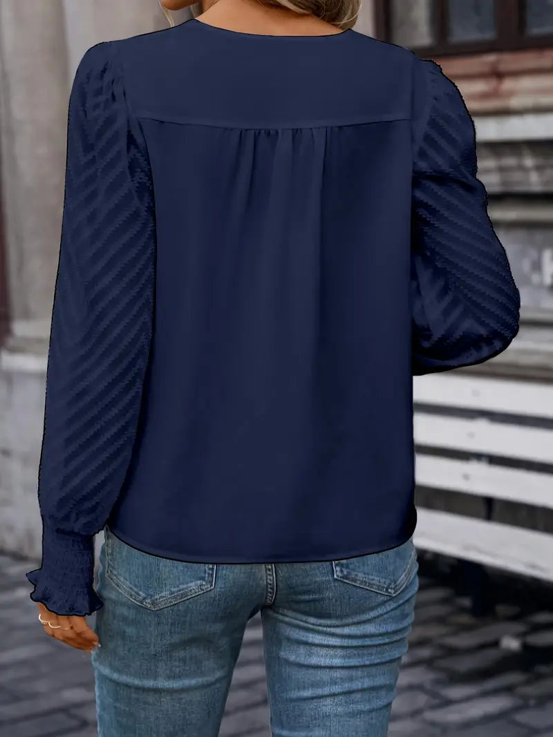 Stilla | Elegant Bluse Af Struktureret Materiale Med Slidsere