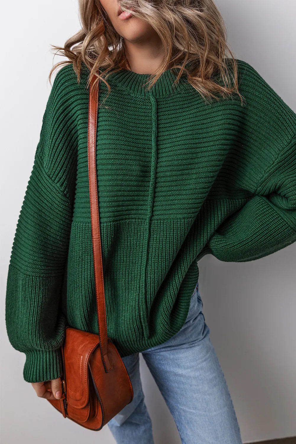 Stilla | Rundhalset Sweater med Dybte Skuldre