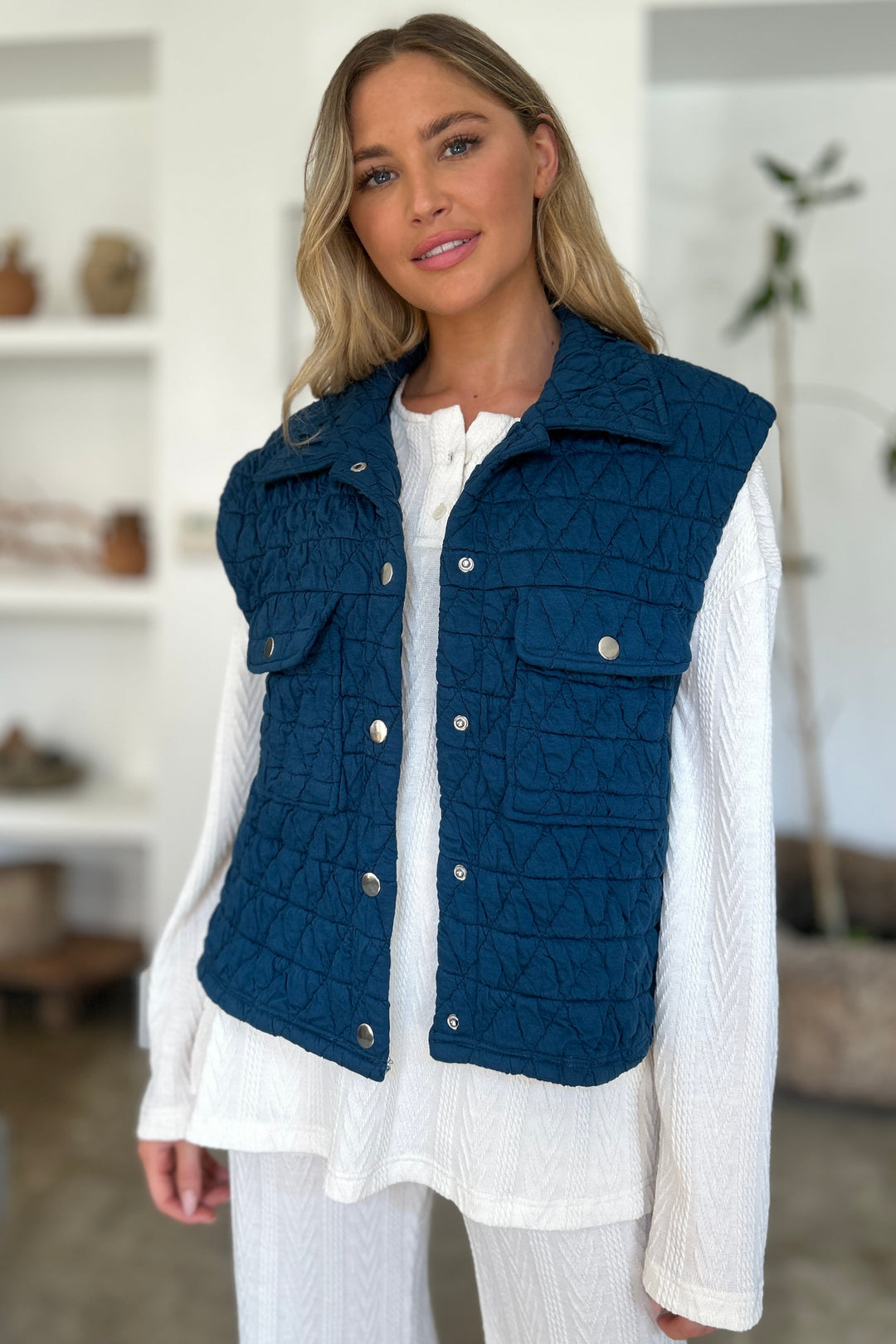 Stilla | Tag Full Size Pocketed Texture Snap Down Vest Frakke
