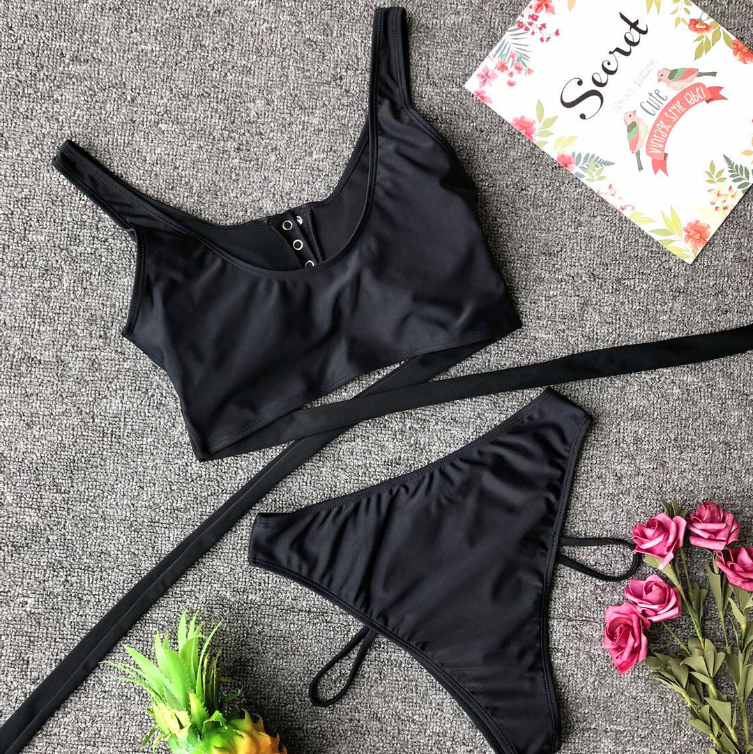 Dame Cut-Out Badedragt med innovative stropper og knapdetaljer Stilla