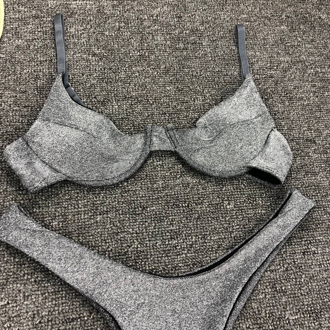 Dame Funklende Triangel-Bikini med raffineret knudedetalje og højt skåret trusse Stilla
