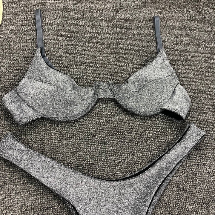 Dame Funklende Triangel-Bikini med raffineret knudedetalje og højt skåret trusse Stilla