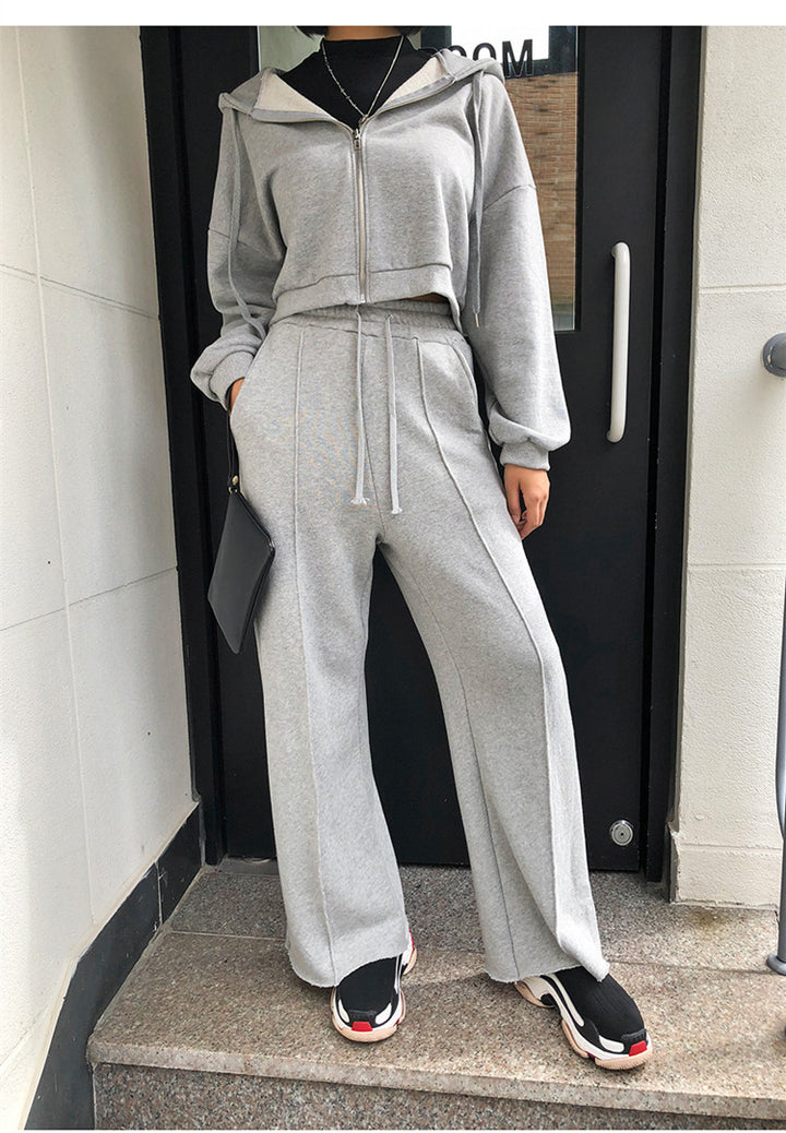 Kvindernes afslappede loungewear sæt med cropped zip hoodie og brede bukser Stilla
