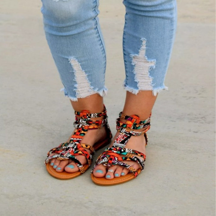 Dame komfortable sommer-sandaler med fortvivlet remdesign og farverige accenter Stilla
