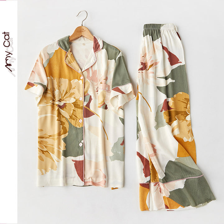 Dame natsæt med elegant blomsterdesign og kvalitets satin Stilla