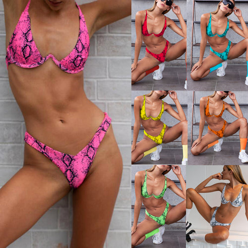 Dame triangel-bikini med iøjnefaldende slangeprint og dyb benudskæring Stilla