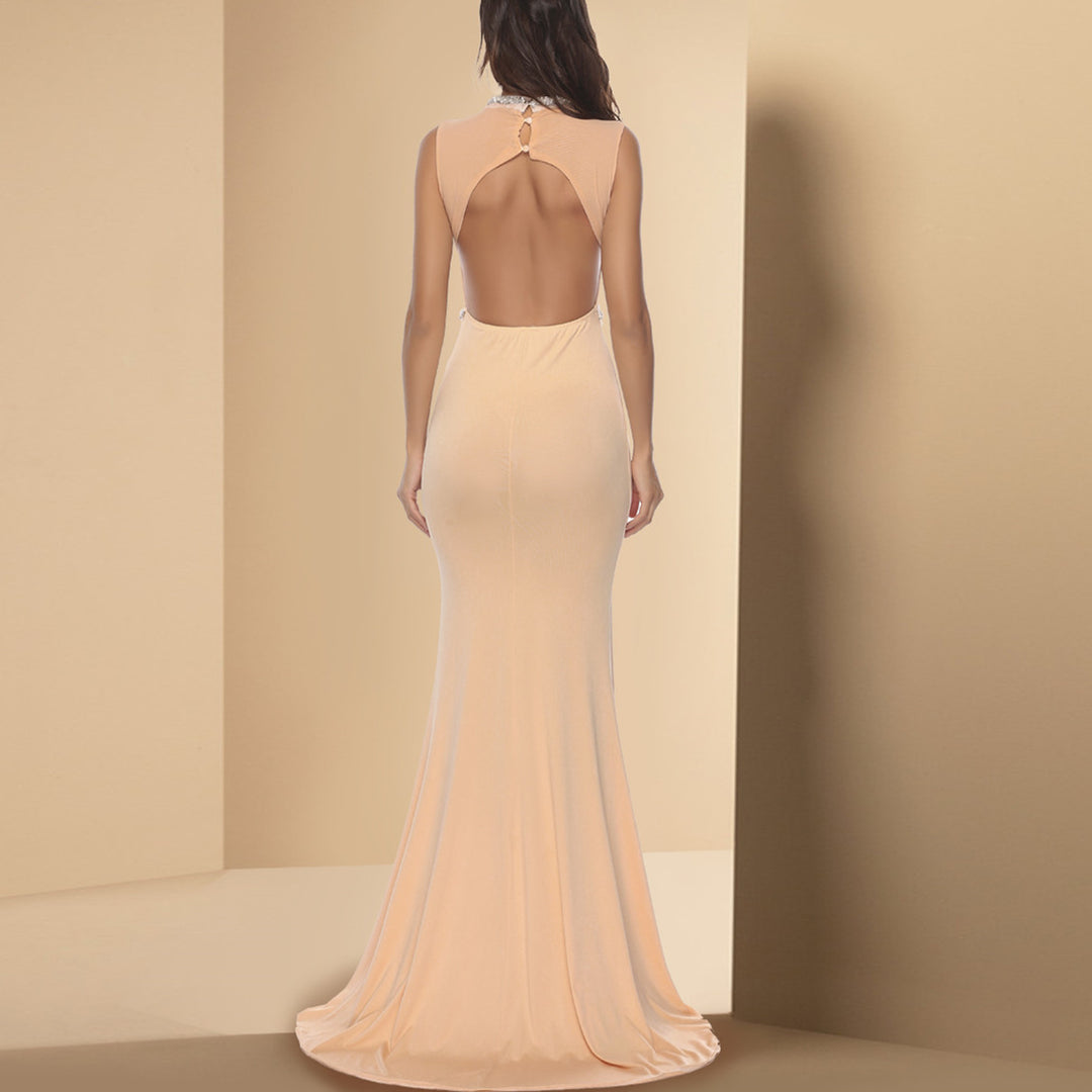 Dame elegant figursyet maxi-kjole med dyb slids og glitrende décolletée