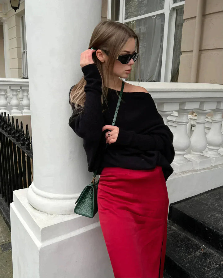 Stilla | Elegante Rund Udsnit og Asymmetrisk Draperet