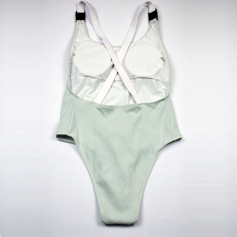 Damer sporty en-delt badedragt med krydsende stropper og trendy design Stilla
