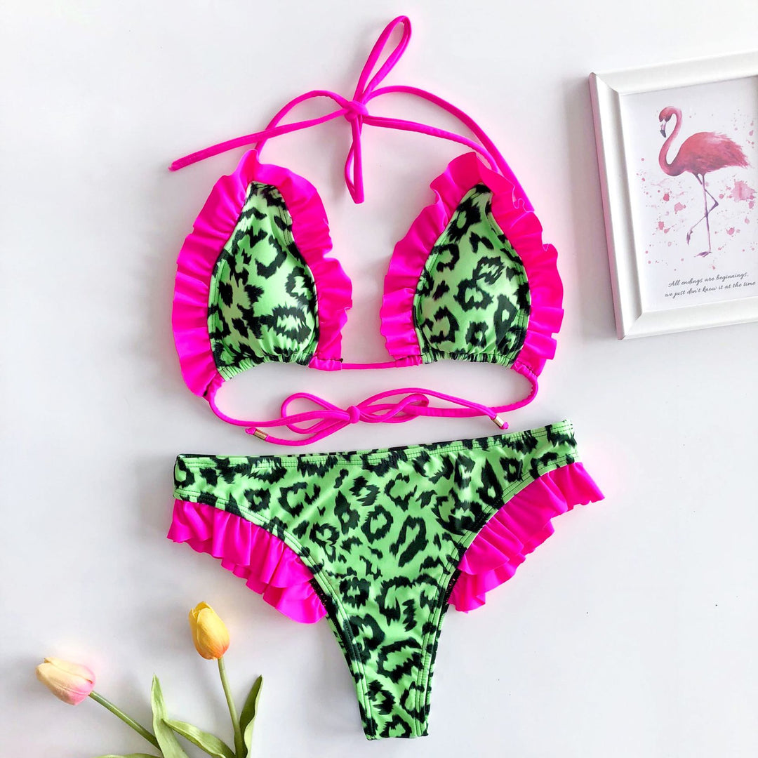 Dame triangel-bikini med raffinerede volanger og moderne leo-mønster Stilla