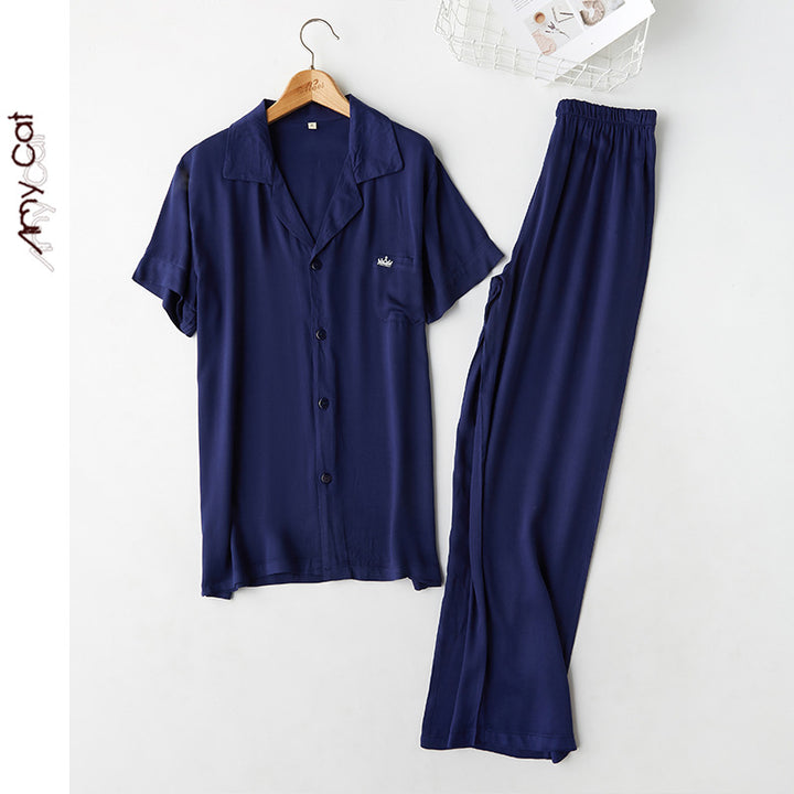 Dame Pyjama-sæt lavet af silkeblød viskose med elegant knapliste og let snit Stilla