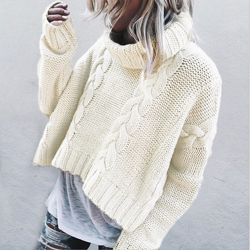 Kvindernes cropped strikkede sweater med rullbar krave og kabelmønster Stilla