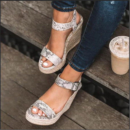 Dame Wedge-sandaler med ankelrem og flettet jutesålsdesign Stilla