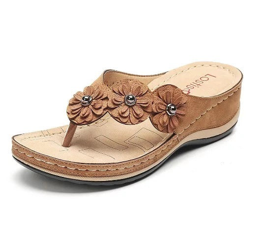 Dame flip-flops med dekorative blomsterapplikationer Stilla